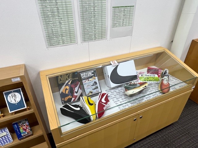 ランニングシューズ 画像