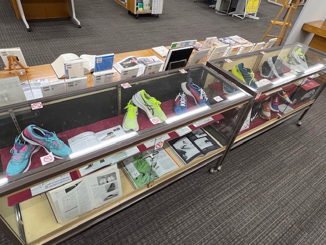 ランニングシューズ 画像